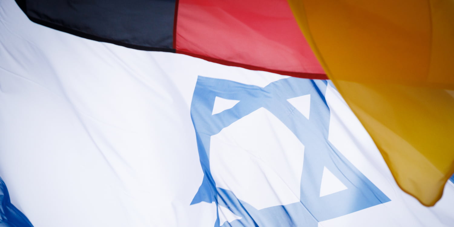 Fahnen von Israel und Deutschland